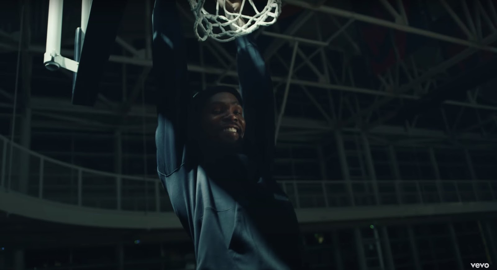 Kevin Durant in the "Laugh Now Cry Later" Music Video | Drake Is Full of  Emotions in the "Laugh Now Cry Later" Music Video Featuring Athletes |  POPSUGAR Entertainment Photo 3