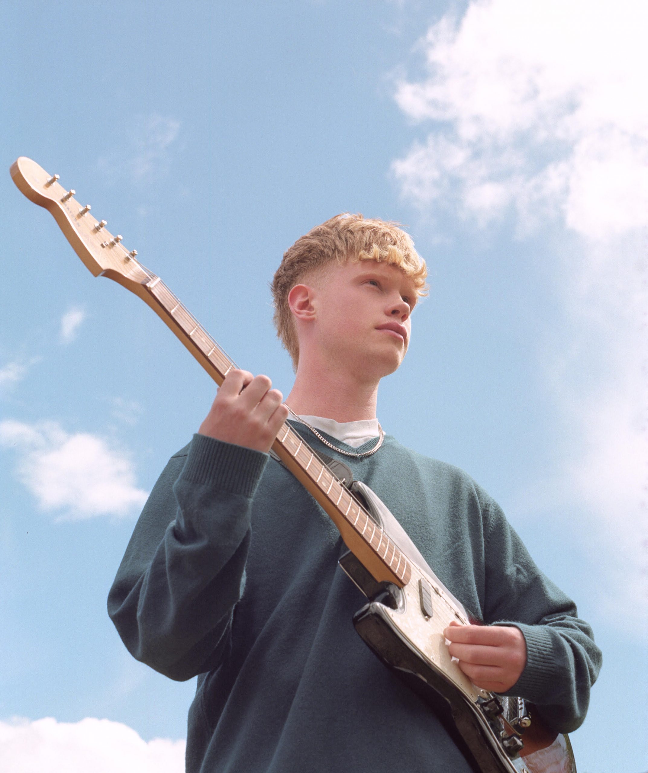 Discover the Rising Talent from Somerset: Finn Askew's Genre-Bending Debut EP 'Peach